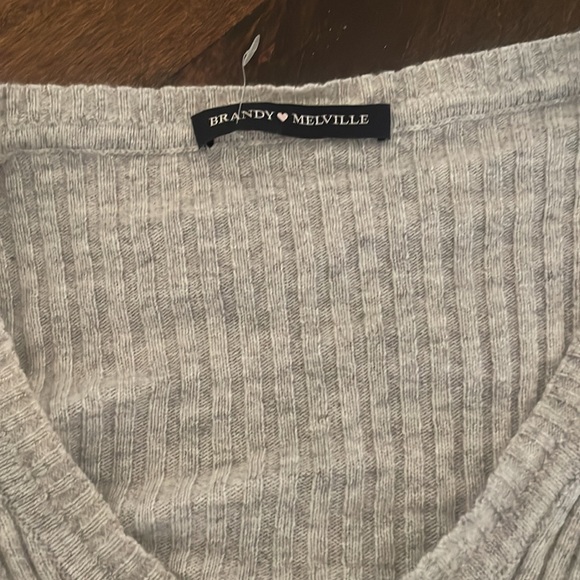 Brandy Melville Grey Cropped Sweater Crop Top - Picture 2 of 2